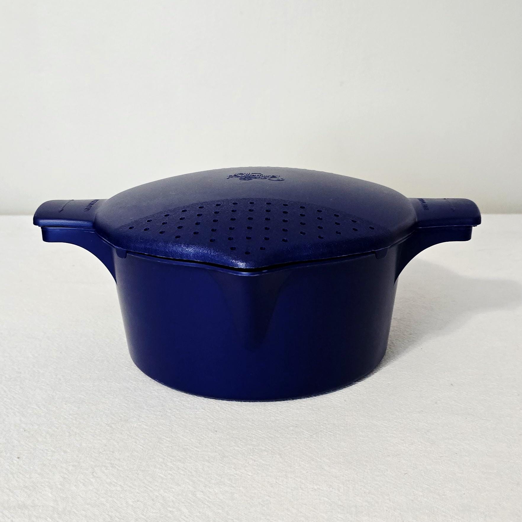 Vintage Blue Pampered Chef Micro Cooker 2 Qt Microwave Veggie Rice Steamer Pot with Locking Lid #2778